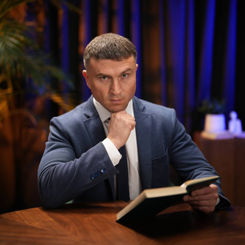 Рустам Садиков